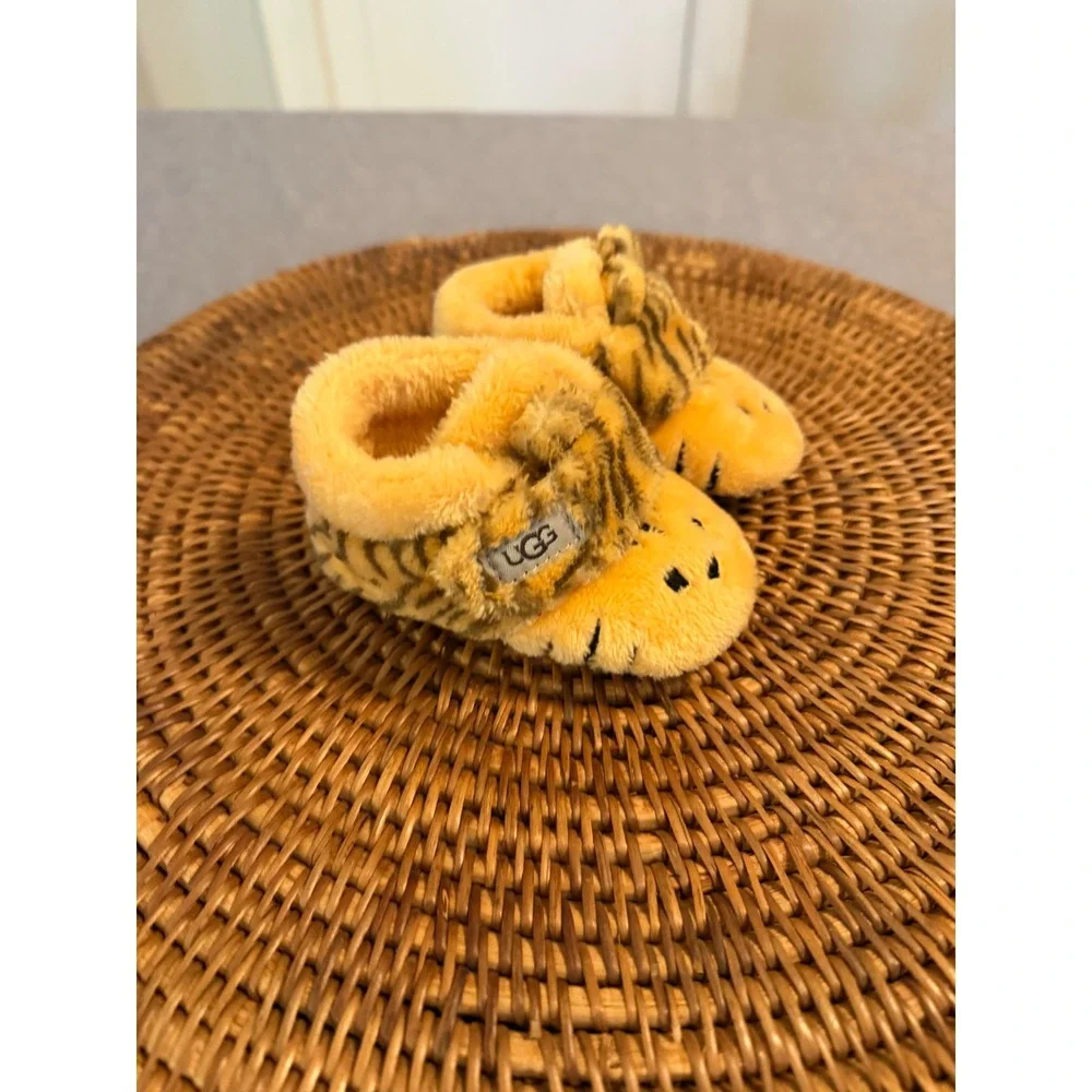 UGG Bixbee Tiger Stuffie Infant Booties Orange Yellow S/N 1121045I Size 2/3